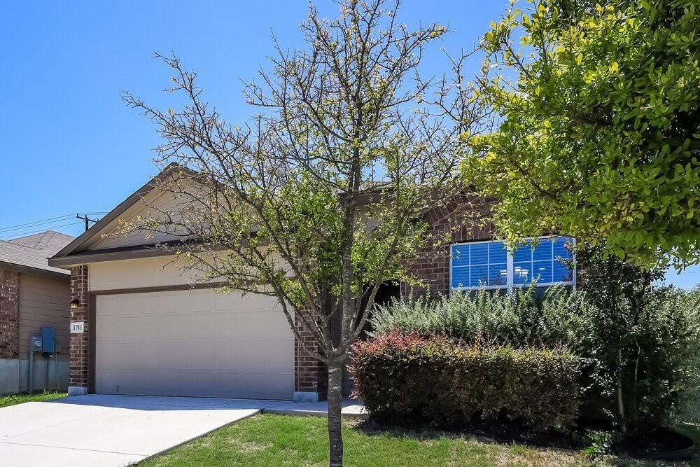 1711 Emerald Edge - Photo 3 of 10