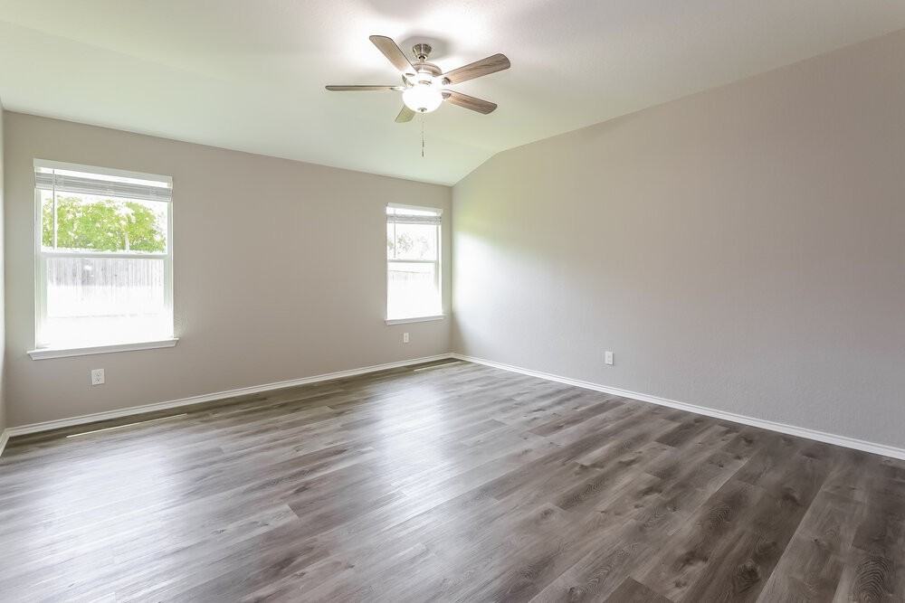 1711 Emerald Edge - Photo 6 of 10