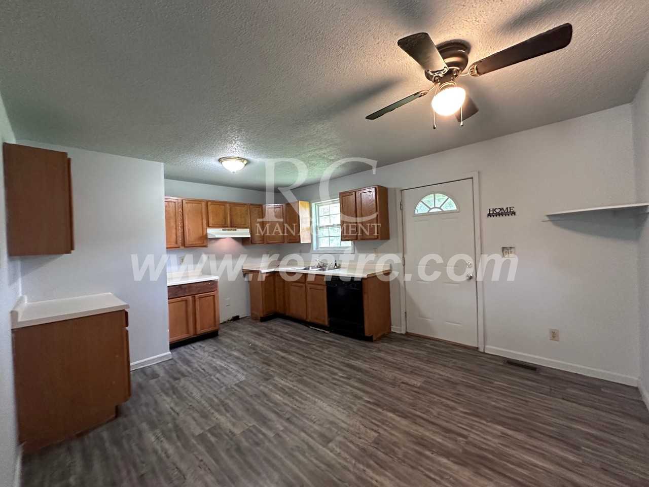 517 W English St #W - Photo 2 of 18