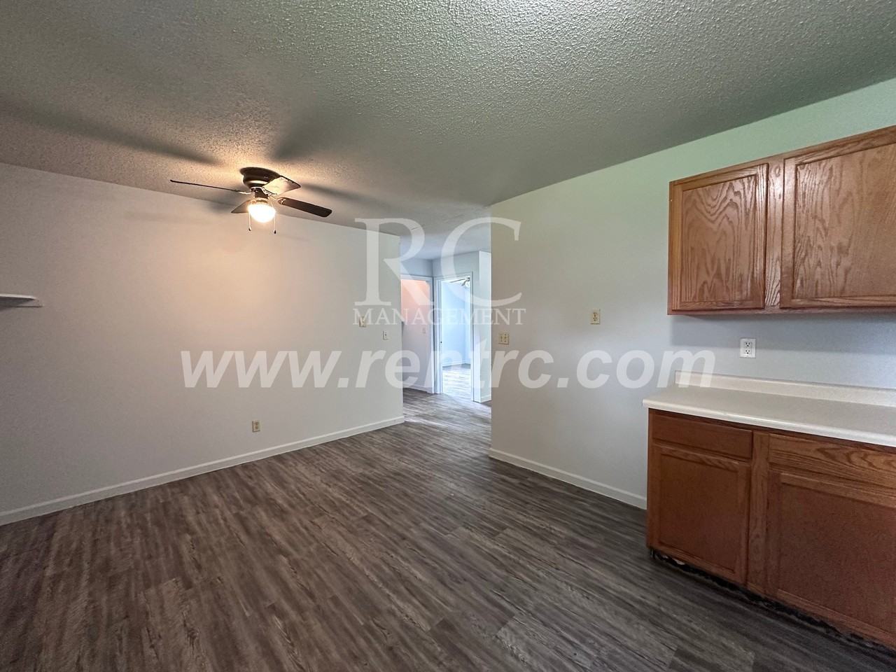 517 W English St #W - Photo 3 of 18