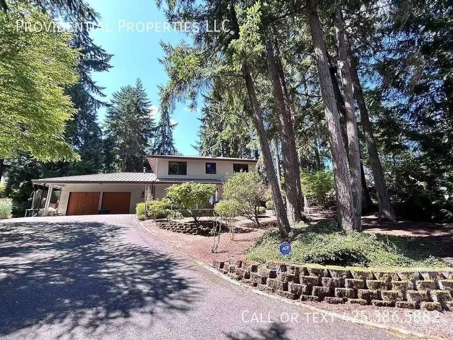 3047 W Lake Sammamish Pkwy Ne - Photo 2 of 32