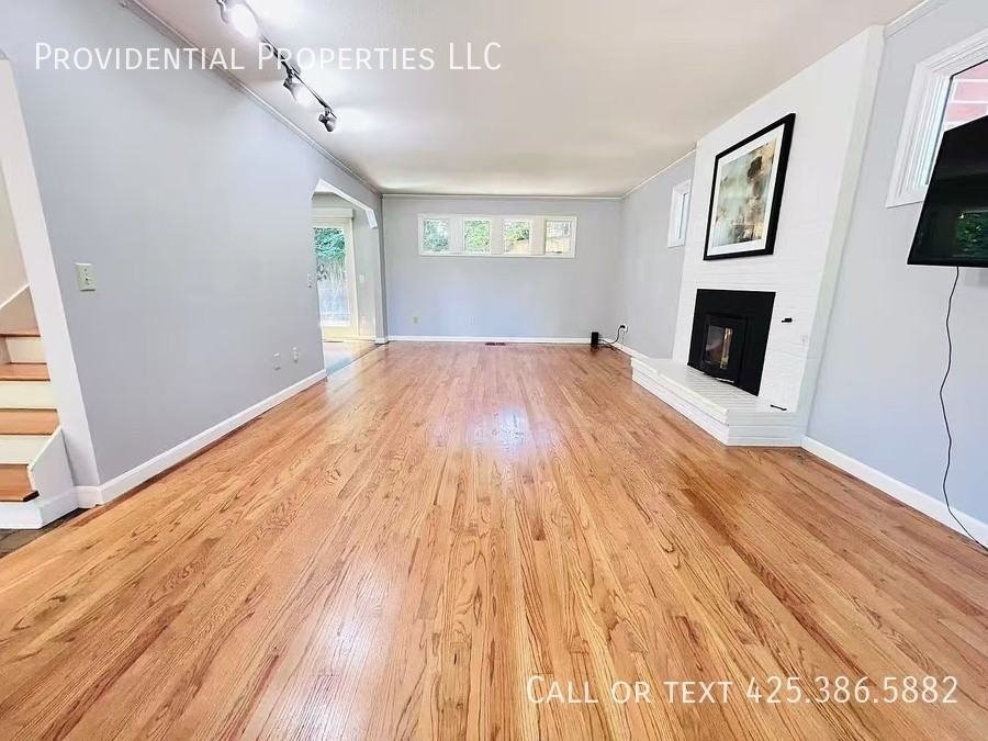 3047 W Lake Sammamish Pkwy Ne - Photo 7 of 32