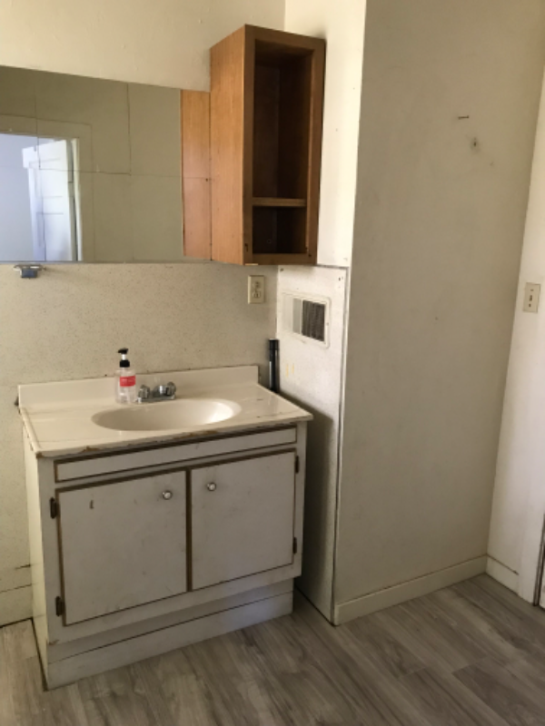 220 Cedar St - Photo 5 of 7