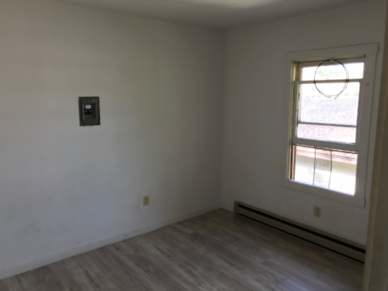 220 Cedar St - Photo 6 of 7