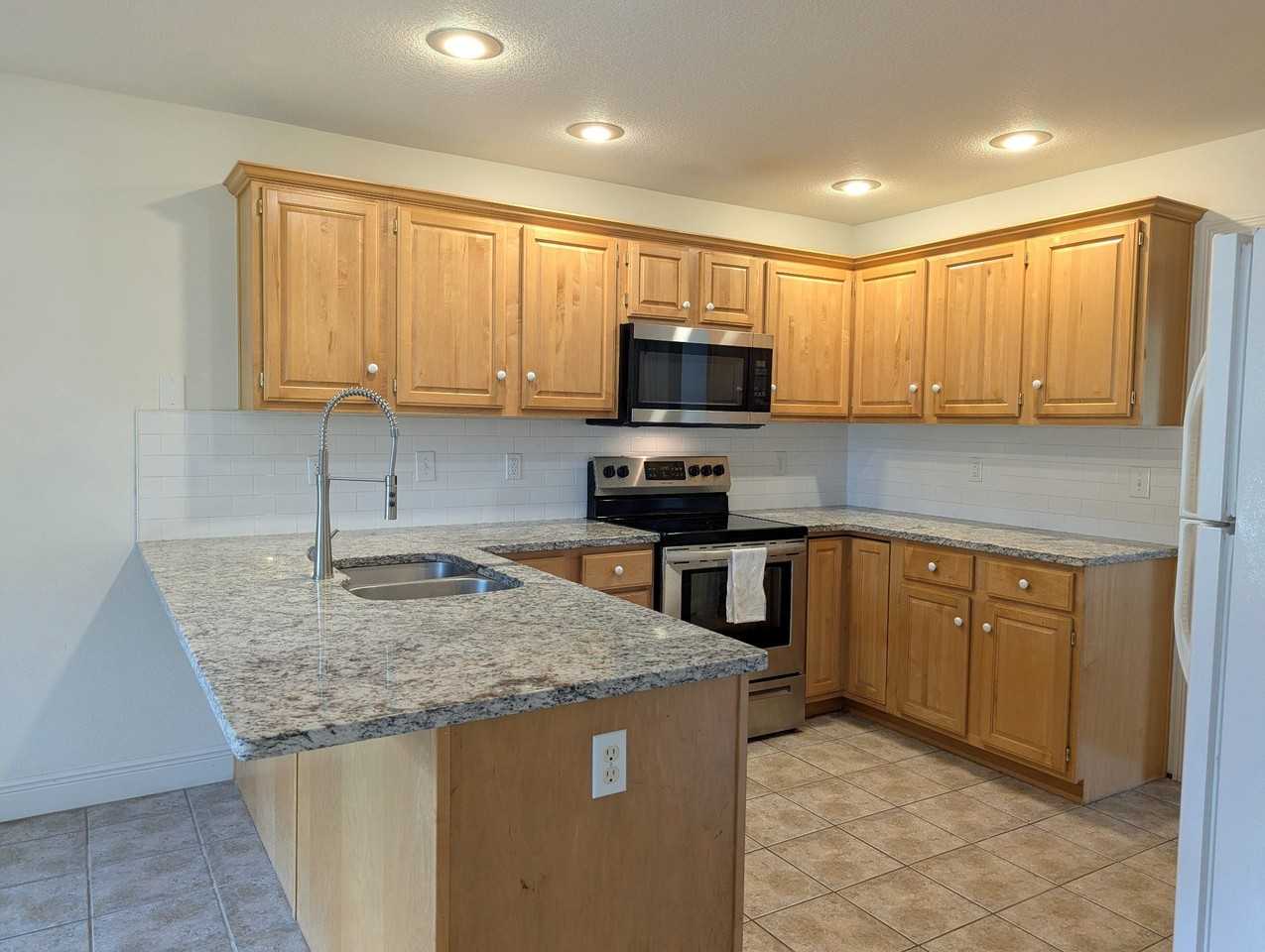 702 Tunbridge Dr - Photo 4 of 26