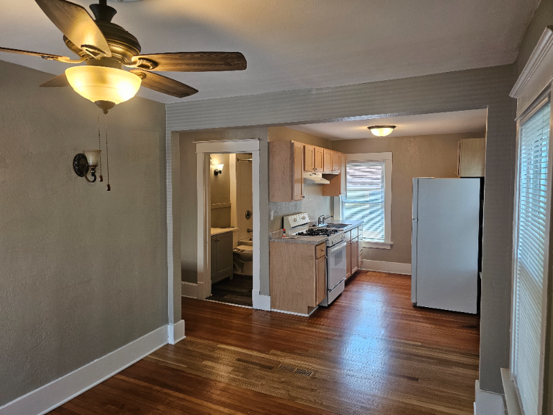 426 N 5th St #1 - Photo 4 of 16