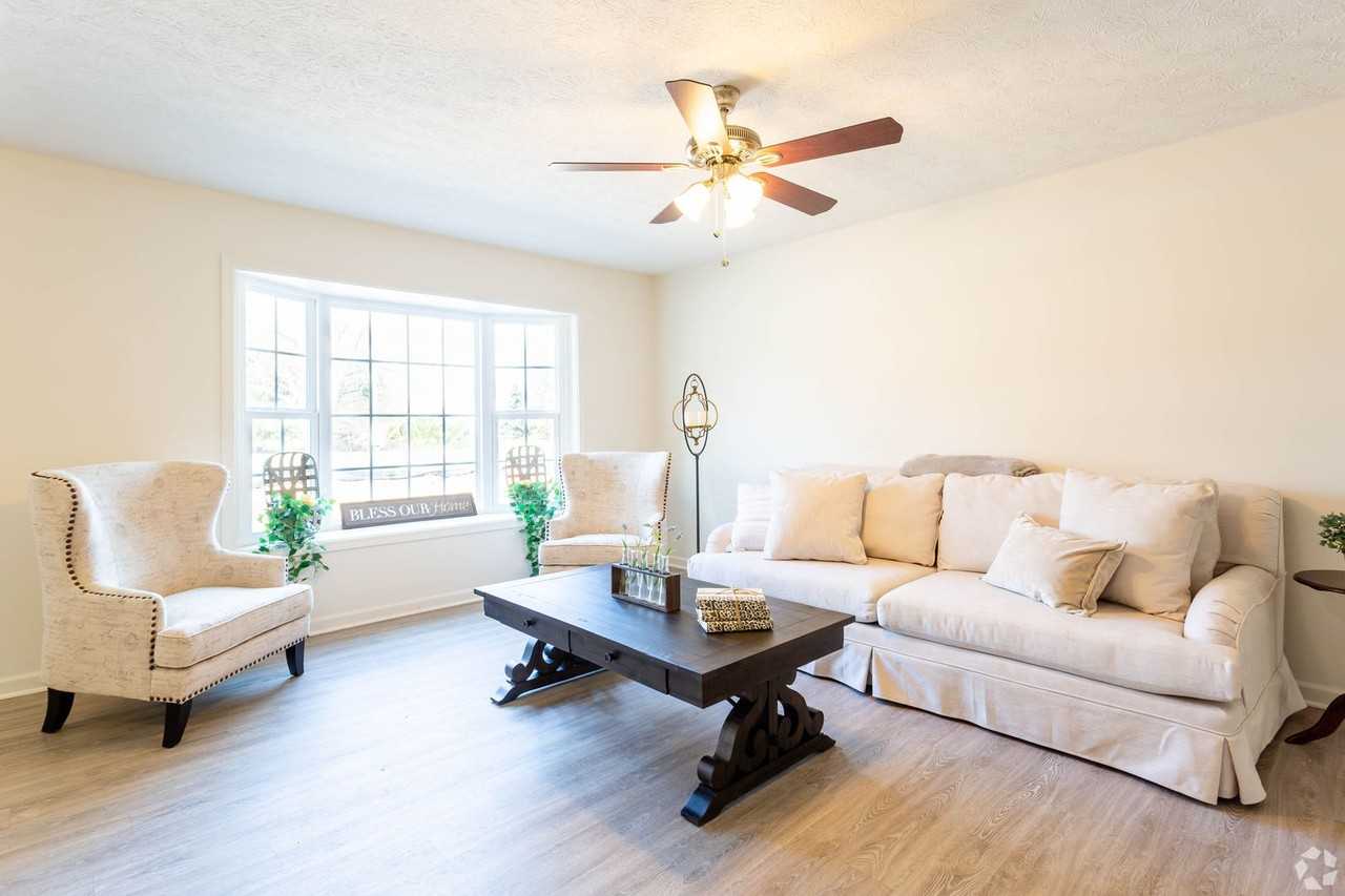 195 Redon Cir - Photo 3 of 15