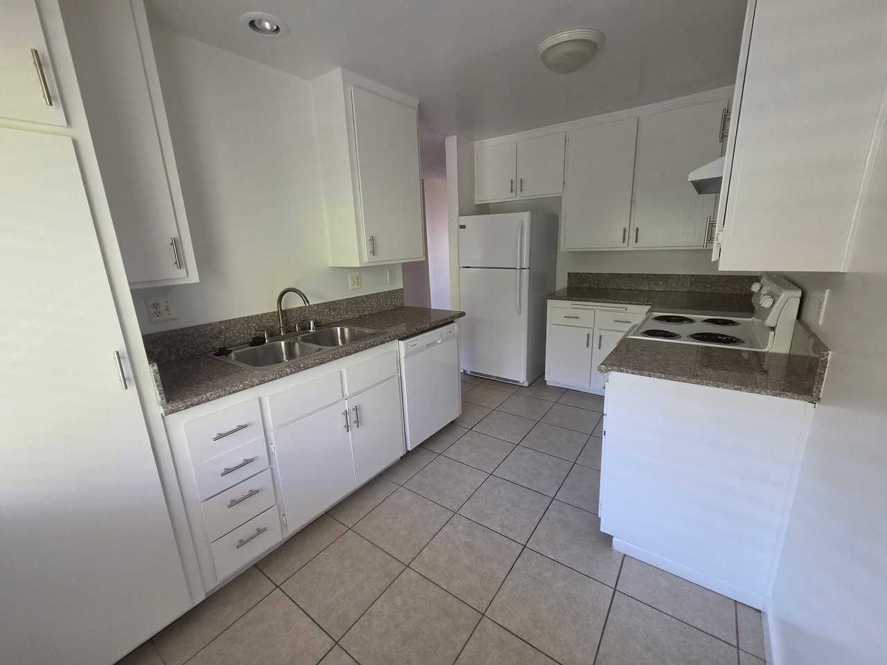 28151 Highridge Rd - Photo 2 of 8