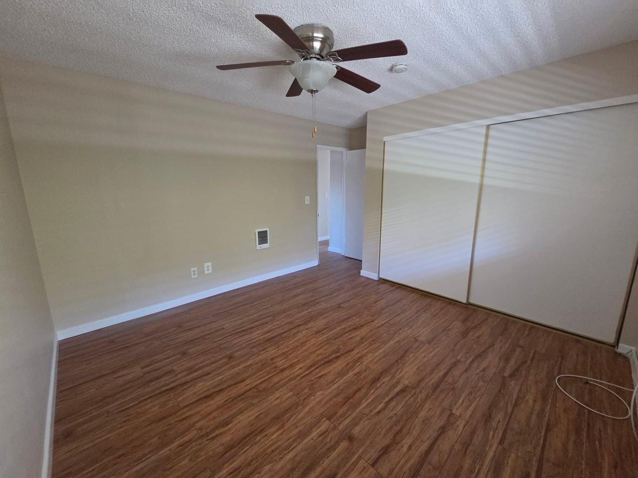 28151 Highridge Rd - Photo 4 of 8