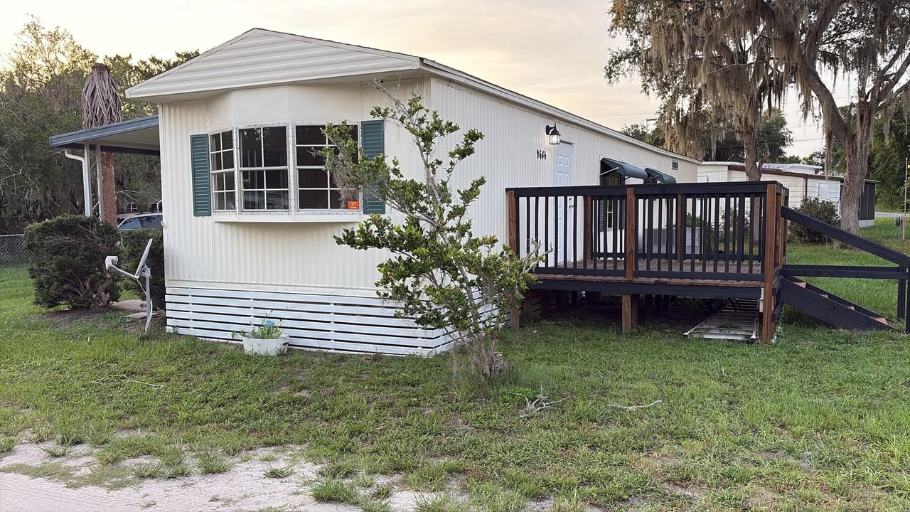 9646 Saint Clair Rd - Photo 2 of 12