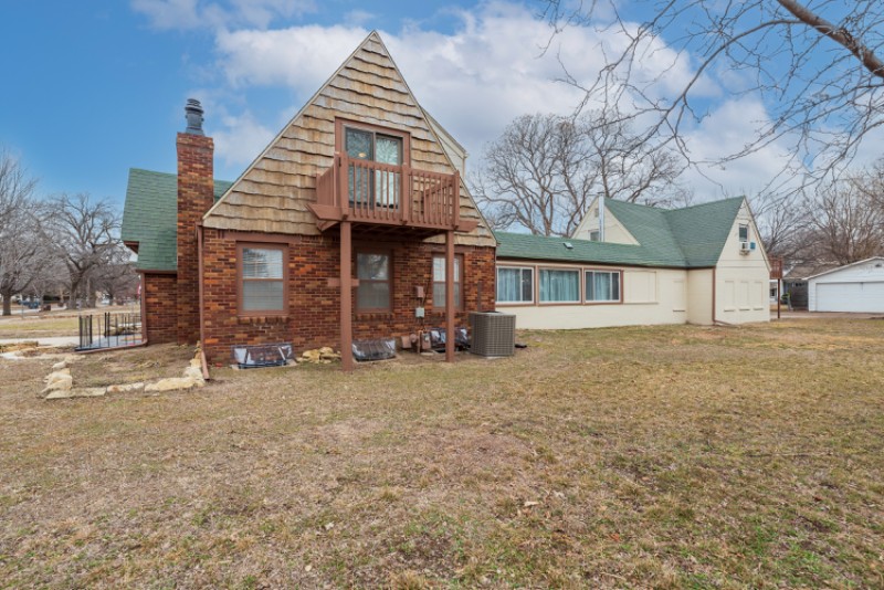 804 N Perry Ave - Photo 3 of 36