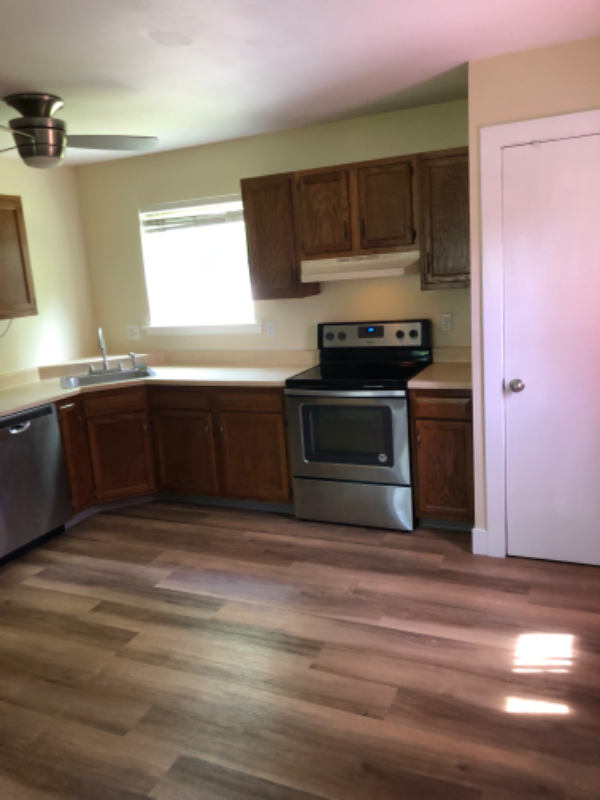 485 Old Niskayuna Rd #B - Photo 2 of 16