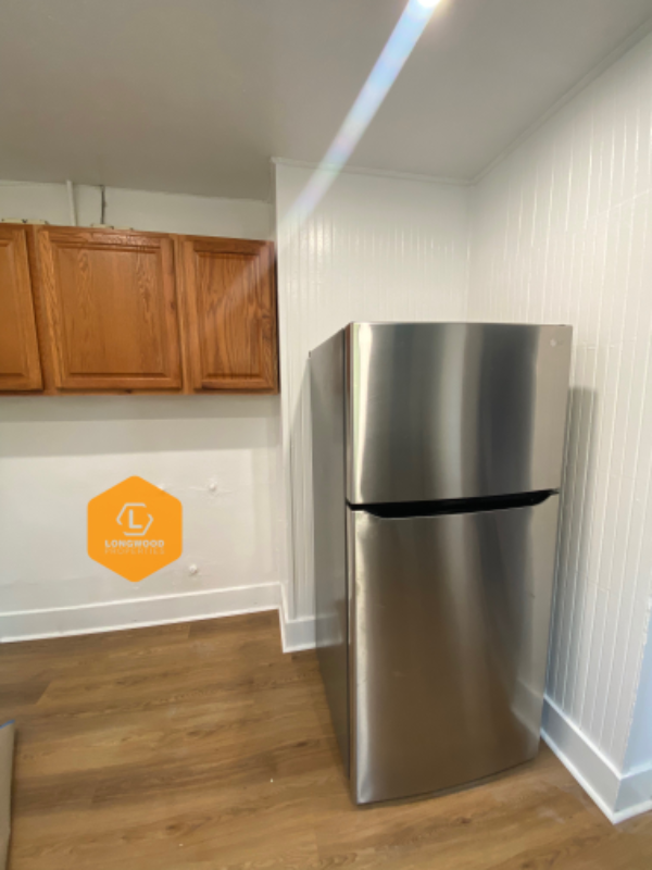 816 Daisy Ave #1 - Photo 4 of 11