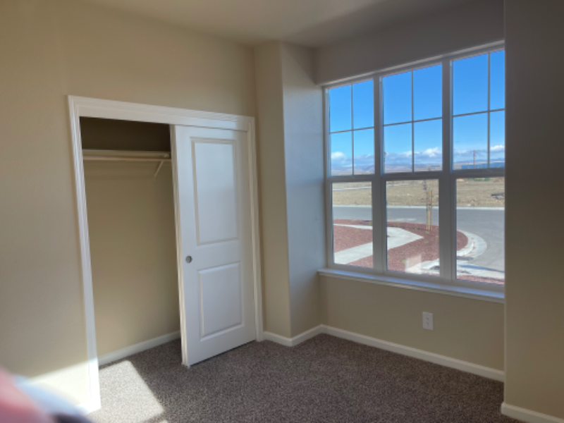 758 Brandywine Ln - Photo 3 of 12