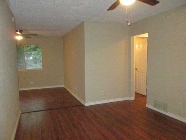 1613 Woodcrest Dr - Photo 3 of 13