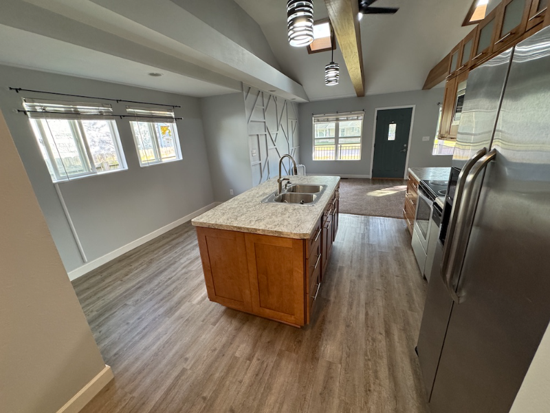 252 Prentiss Ave - Photo 3 of 23