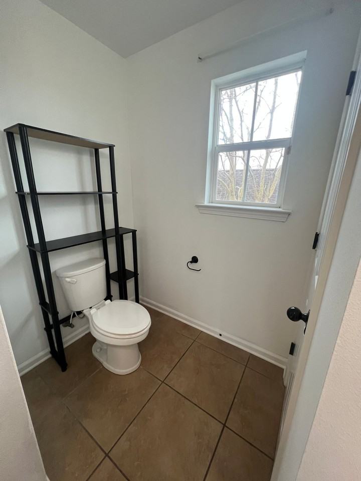 15155 Hwyunit 57B #57B - Photo 2 of 24