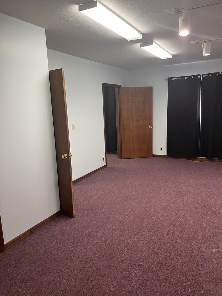 200 S Court Ave #102 - Photo 3 of 11