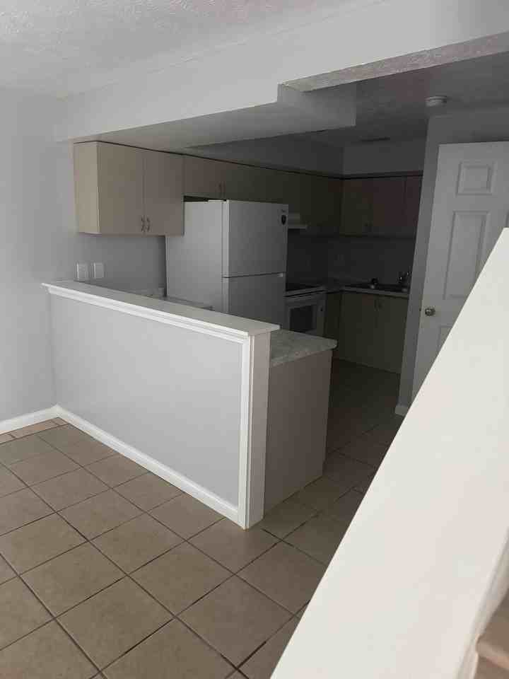 516 Pearl St #8 - Photo 2 of 3