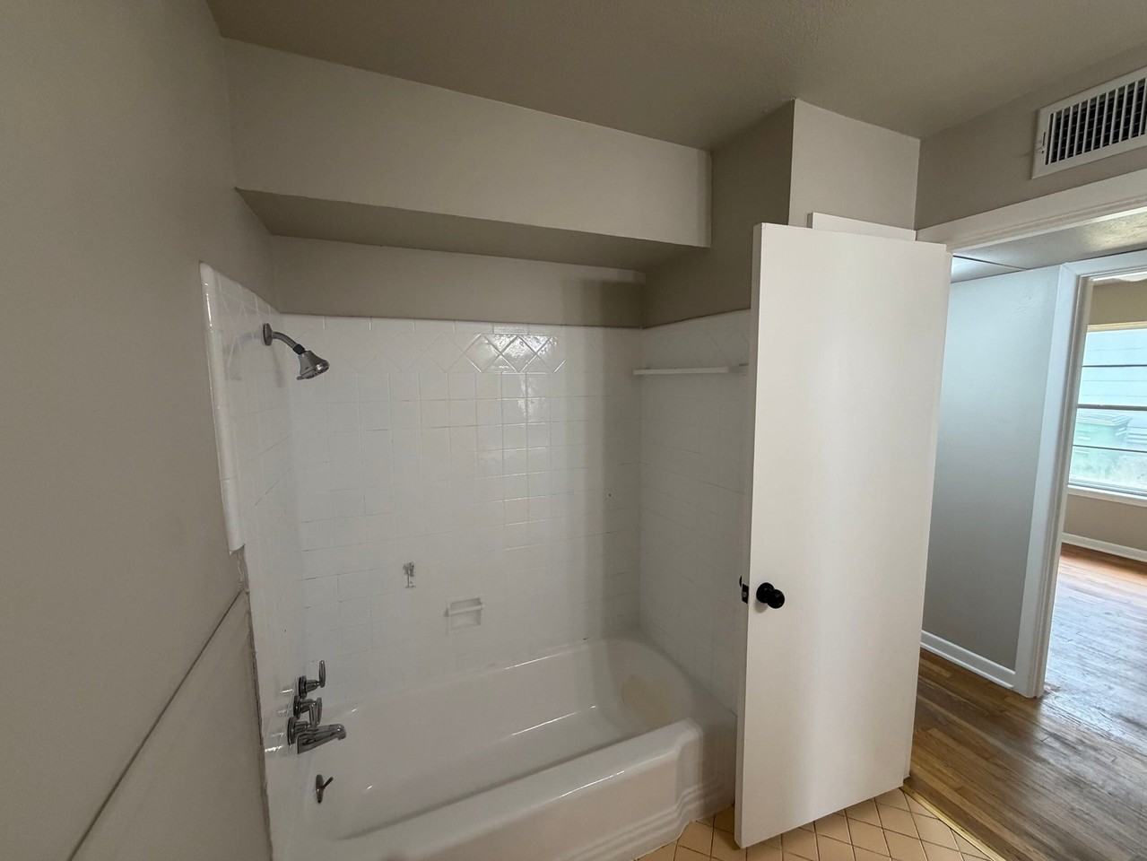 310 Hialeah Ave - Photo 6 of 9