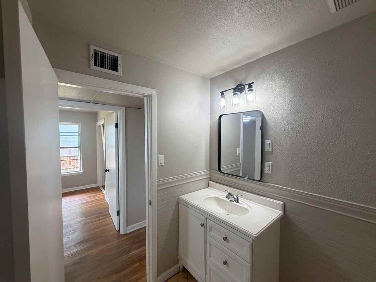 310 Hialeah Ave - Photo 7 of 9