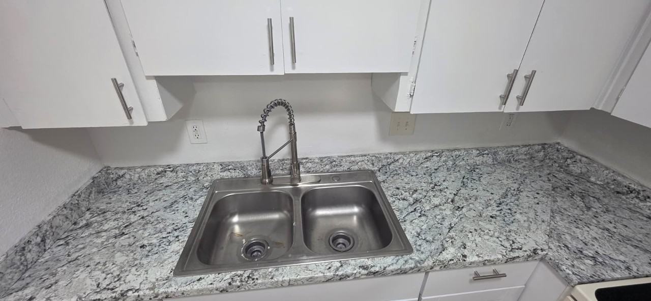 2308 E Broadway Rd #2310B - Photo 4 of 8