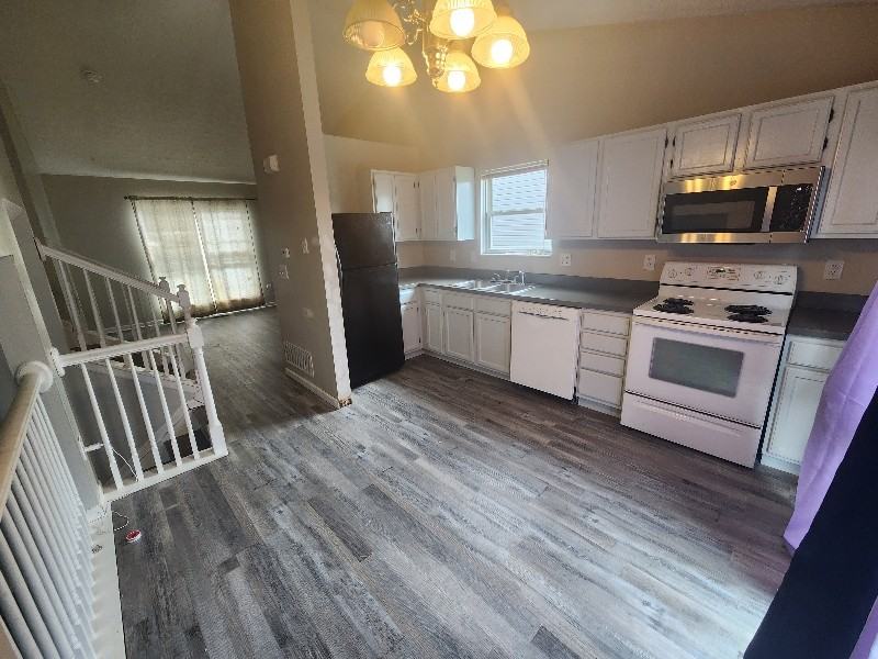 966 Robmeyer Dr - Photo 4 of 14