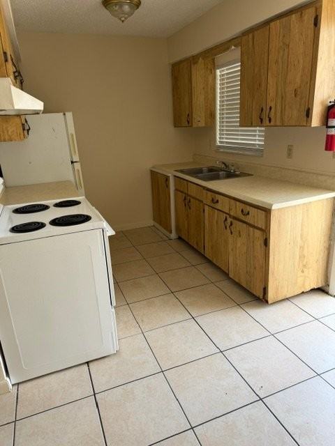 411 Spruce Ave - Photo 4 of 9