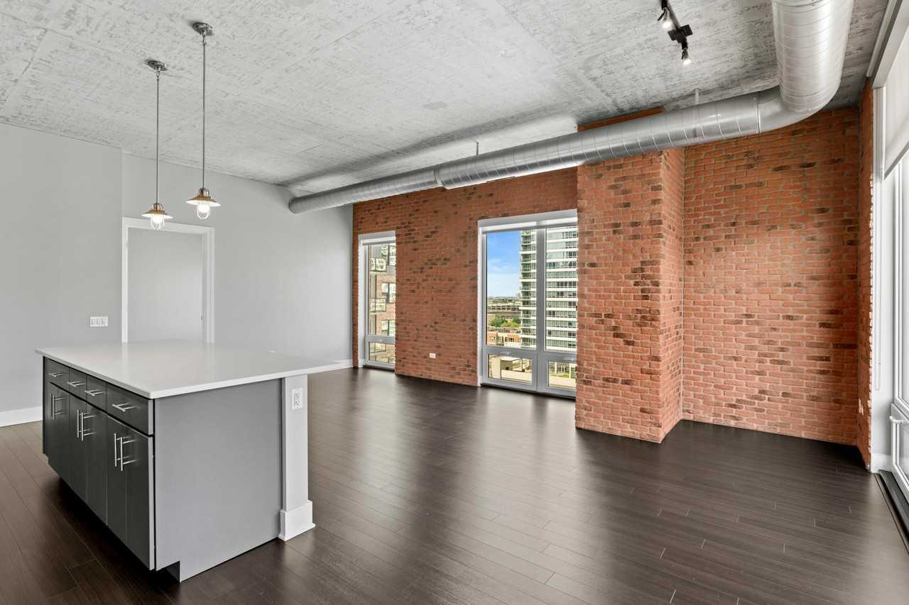 114 W Polk St - Photo 5 of 29