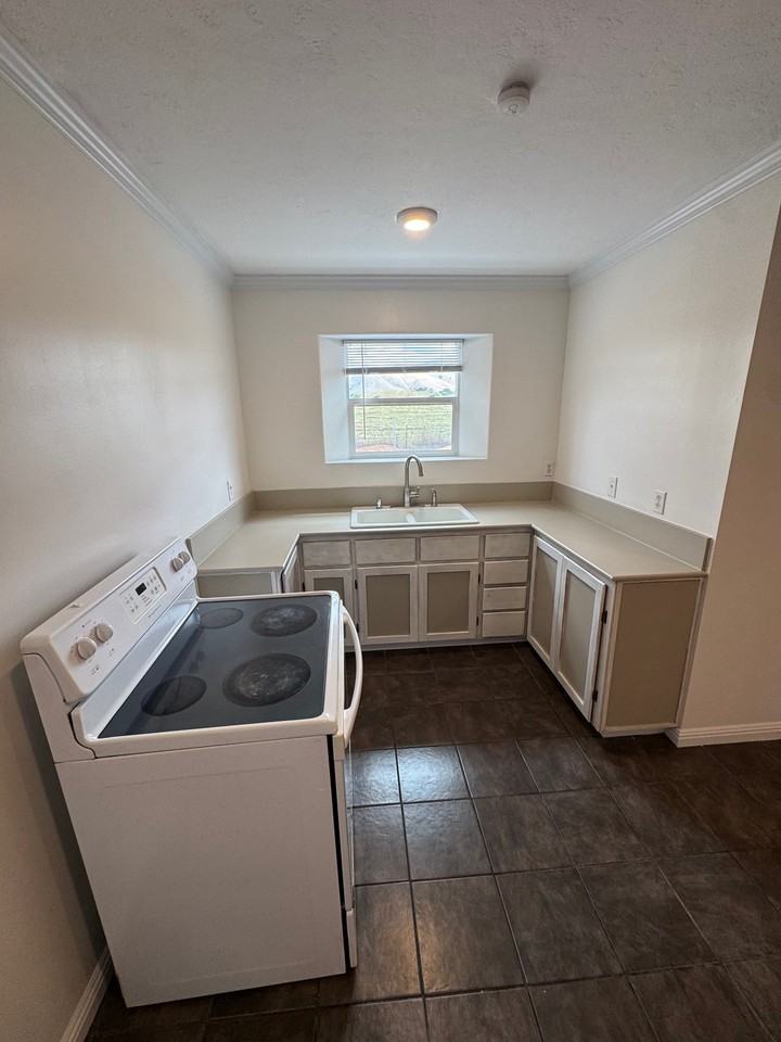 2500 Fallon Rd #2 - Photo 2 of 11