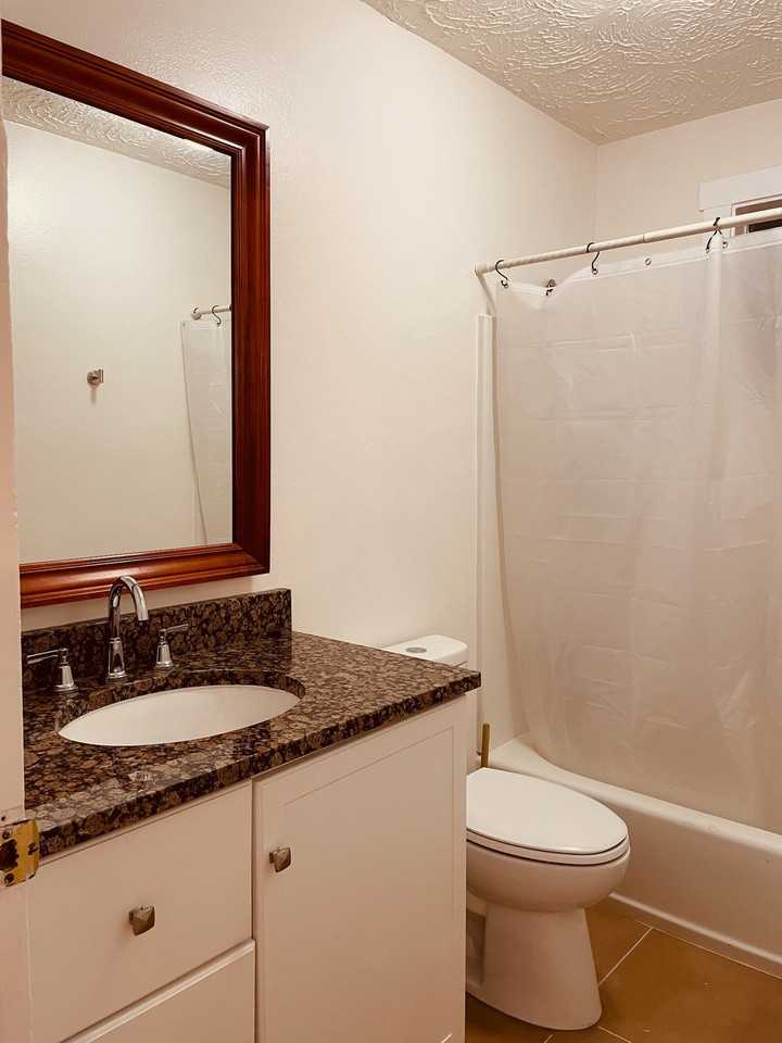 844 S Roberta St #4 - Photo 2 of 10