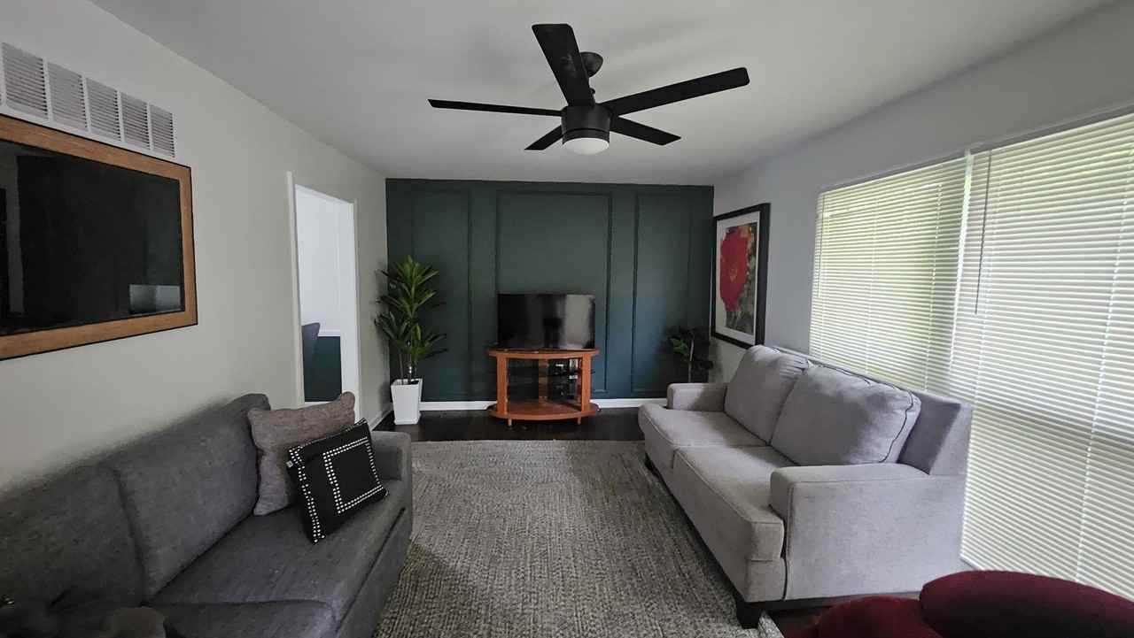 13323 Donnelly Ave - Photo 4 of 19