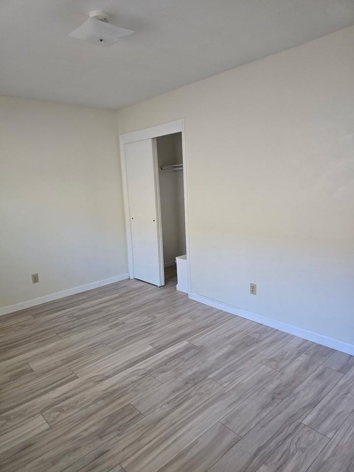 327 D St #A - Photo 6 of 10