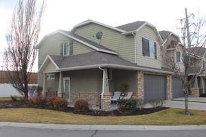 featured image of 654 E Shadow View Ln