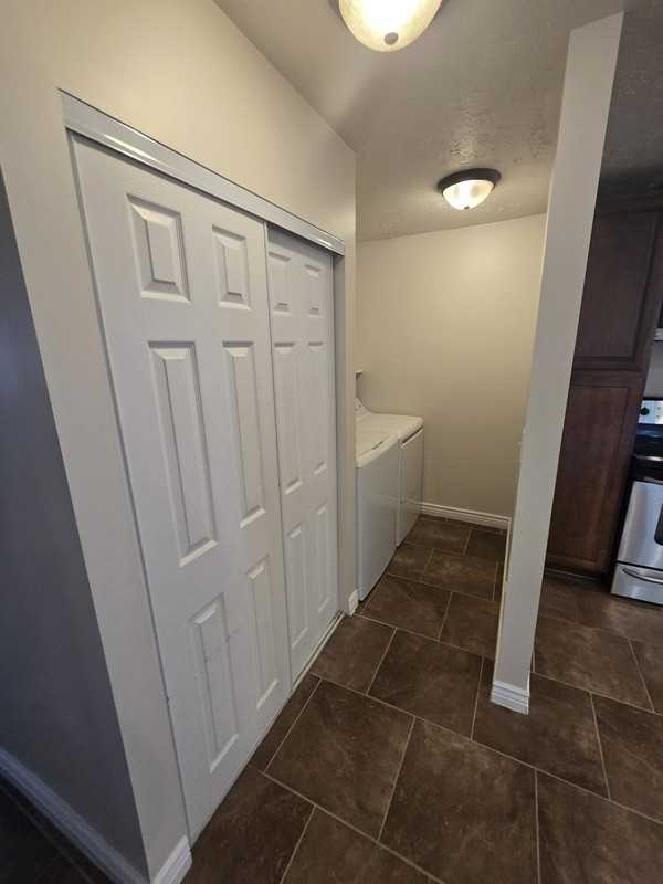 12106 S Shannel Cir #B - Photo 2 of 12