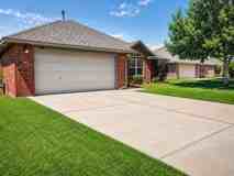 715 E Forest Court Ln - Photo 1 of 1