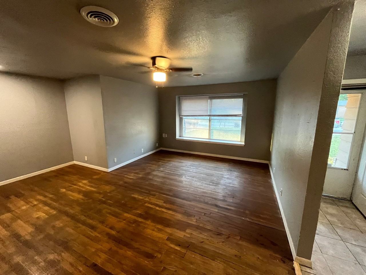 4534 Waikiki Dr - Photo 3 of 20