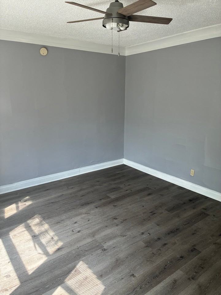 7547 S Union Ave #1 - Photo 2 of 13