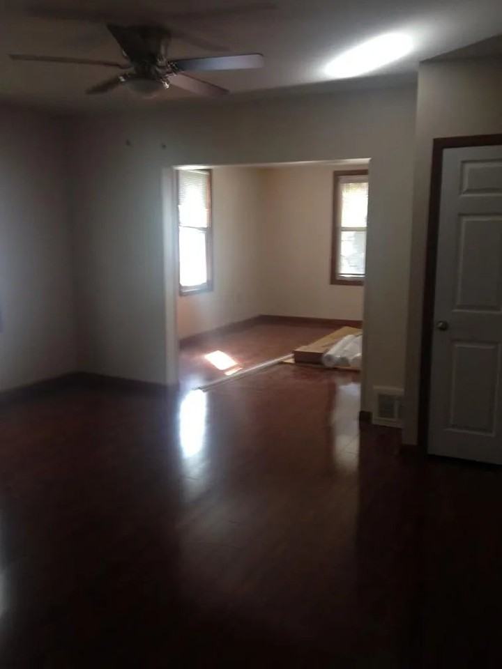 25 Oak St - Photo 2 of 9