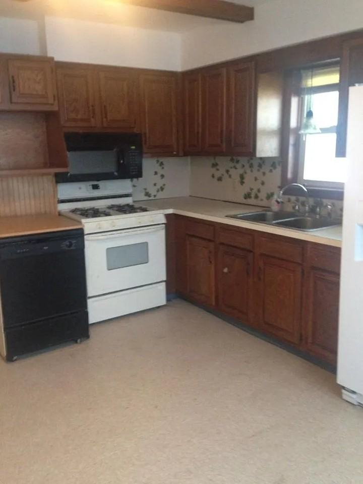 25 Oak St - Photo 4 of 9