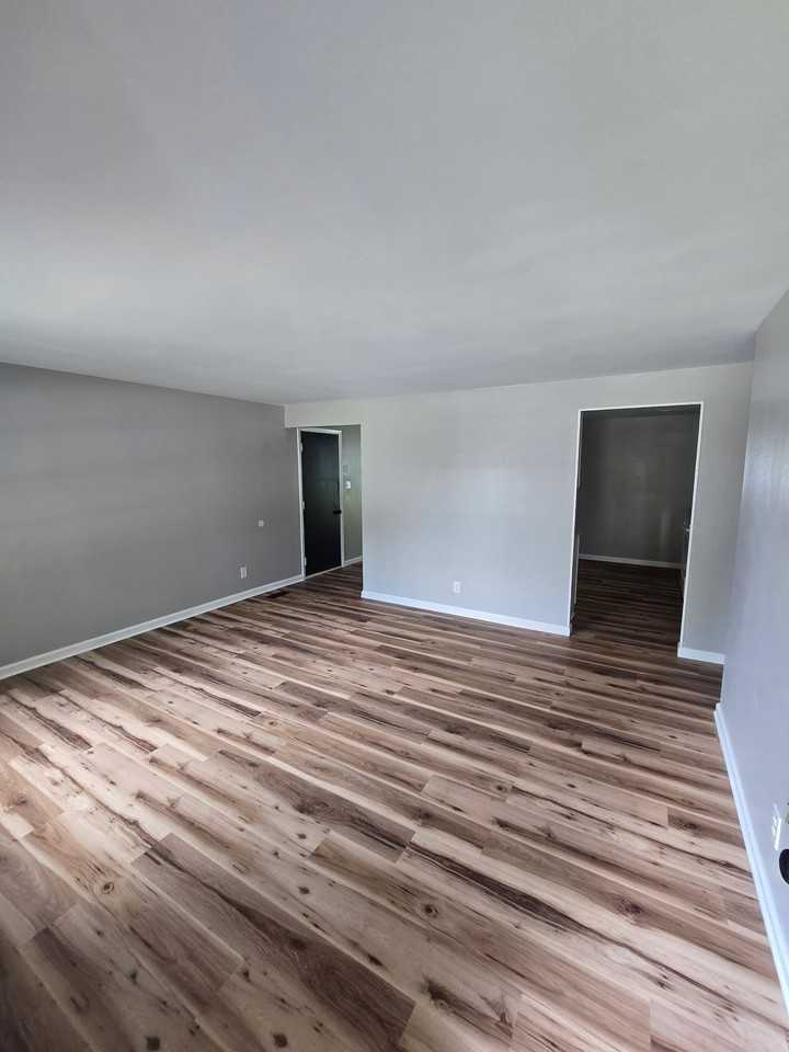 5172 Saum St - Photo 2 of 13