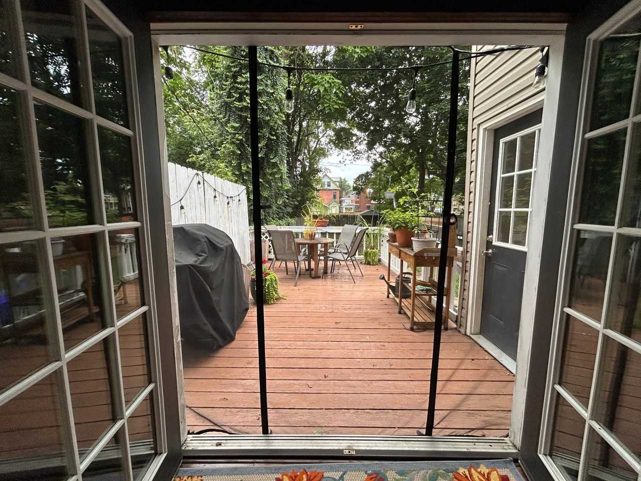 879 Oakwood Ave - Photo 7 of 17