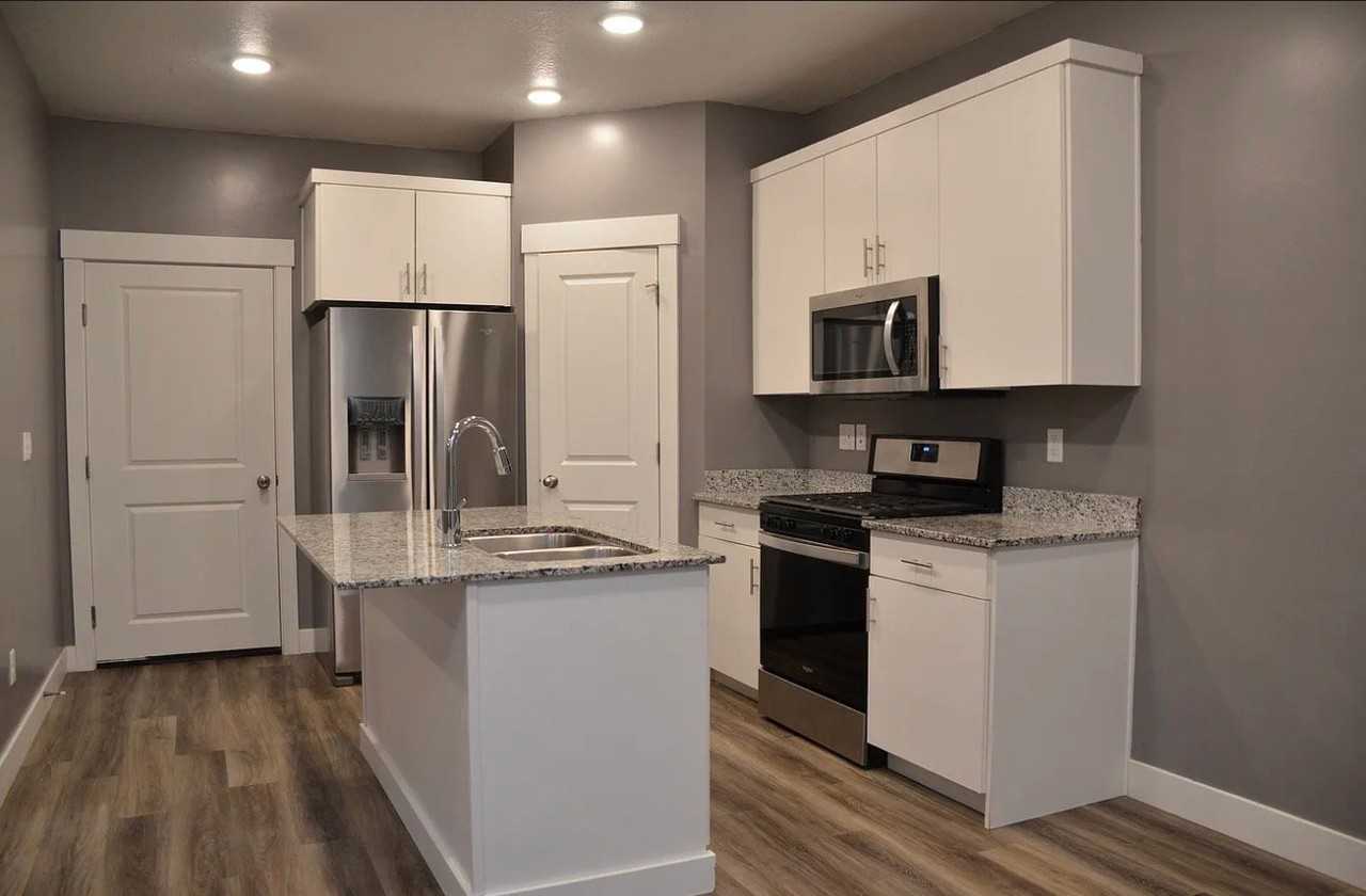 1842 Sw - Photo 2 of 6