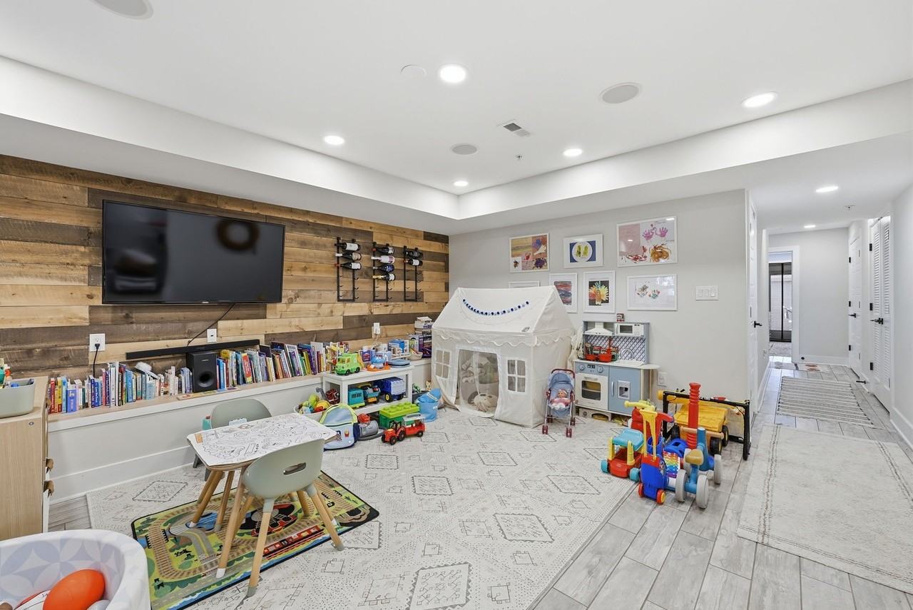 756 Princeton Pl Nw #1 - Photo 5 of 19
