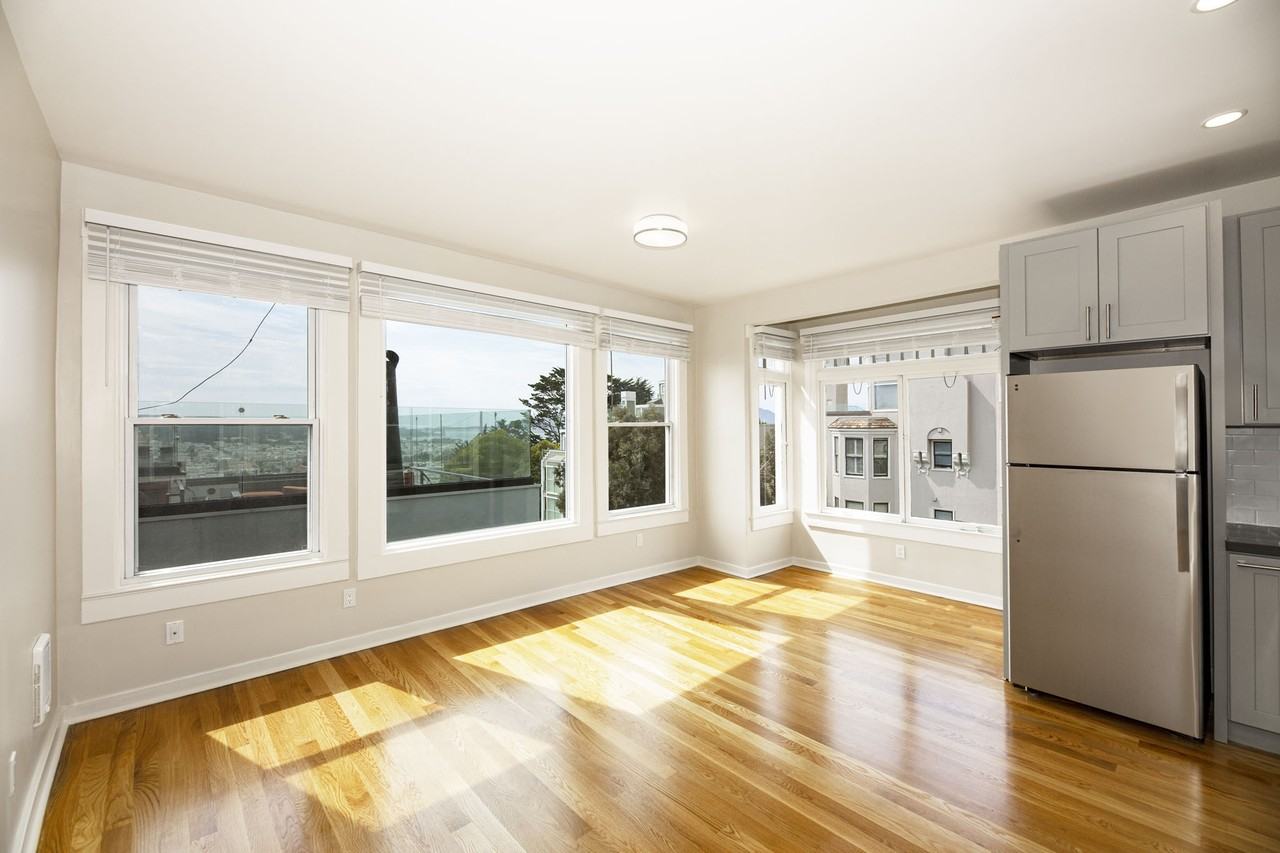 2459 Larkin - Photo 5 of 20