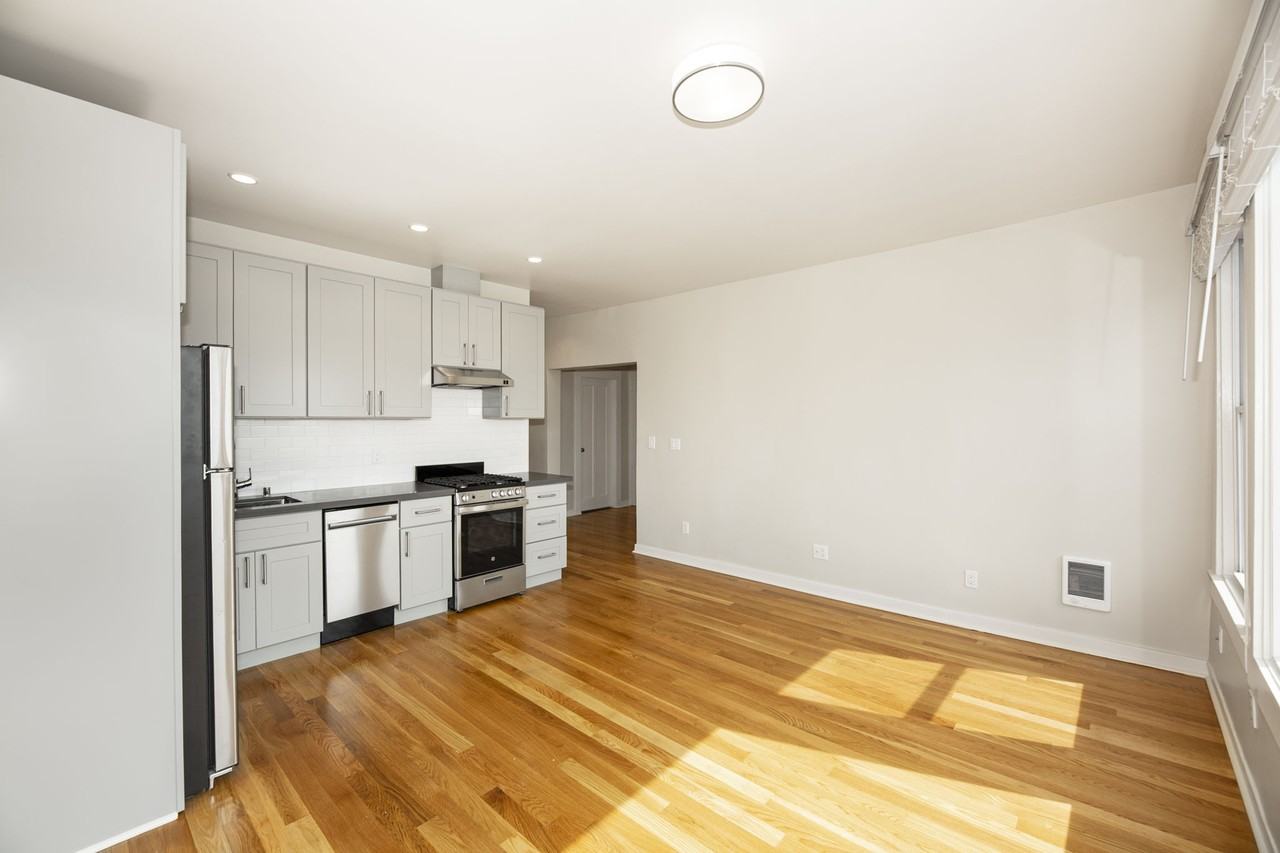 2459 Larkin - Photo 7 of 20