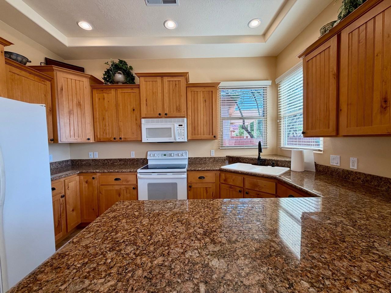1642 N Great Basin Dr - Photo 6 of 19