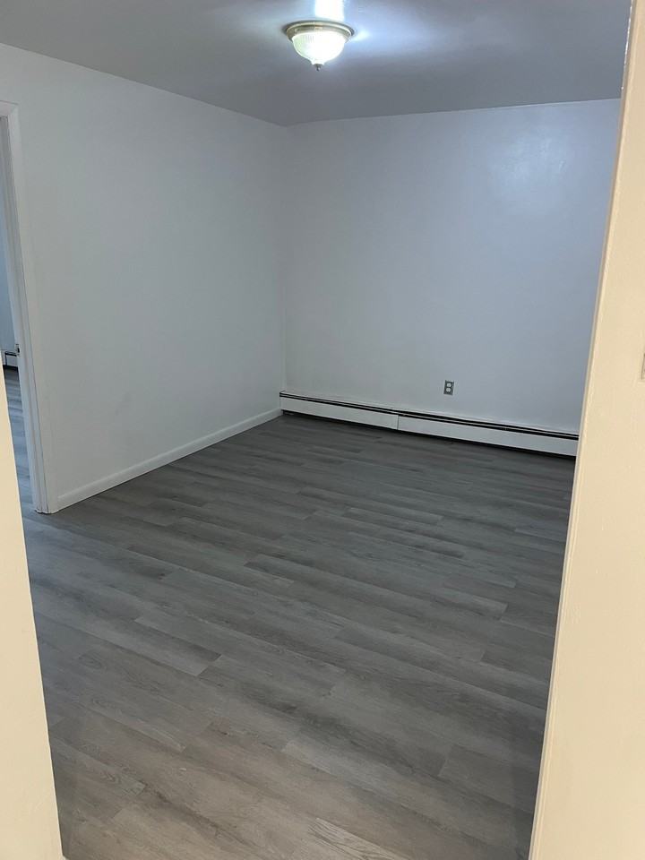1509 67th St #2 - Photo 3 of 11