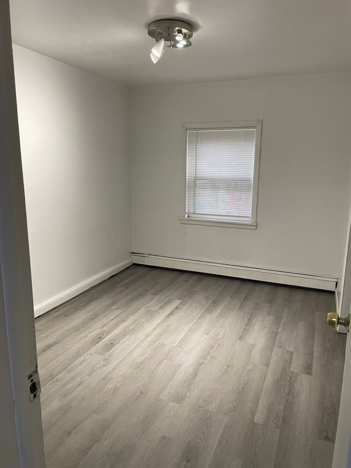 1509 67th St #2 - Photo 4 of 11