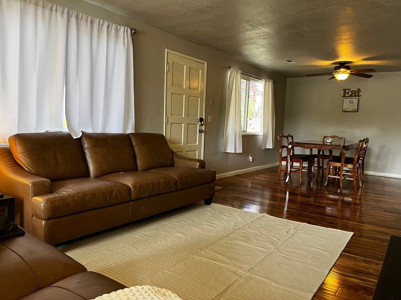 925 Olympic Ave - Photo 2 of 21